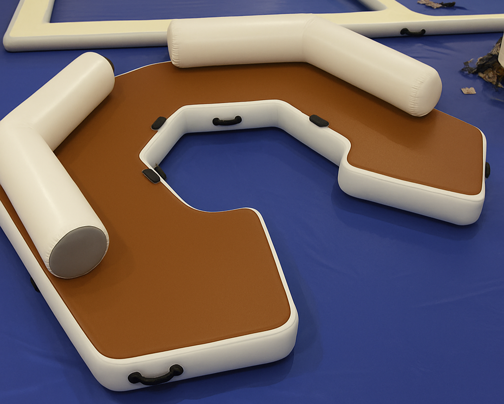 Inflatable hangout pad w/cushions | Pre-Order